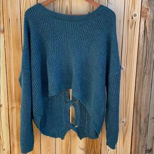 ⭐️Express sweater with detailed back!